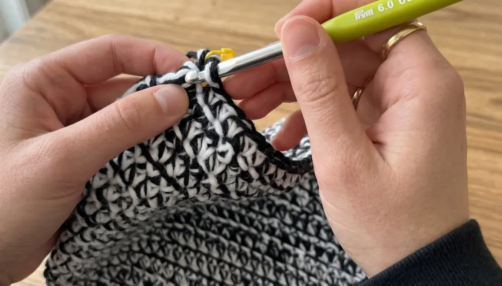 Thermal Stitch Crochet Crossbody Bag