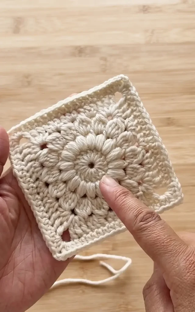 How to Crochet a Sunflower Granny Square Bag