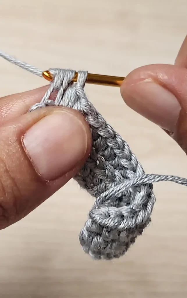 Autums BEST Crochet Project for Beginners is a Pumpkin Keychain
