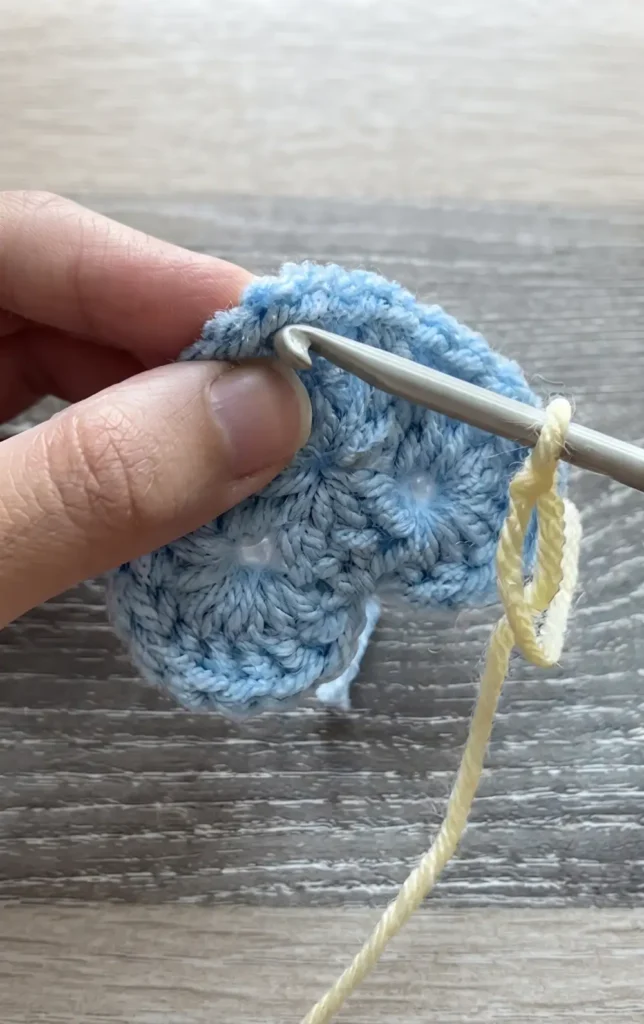 Heart Granny Square Book Cover Tutorial