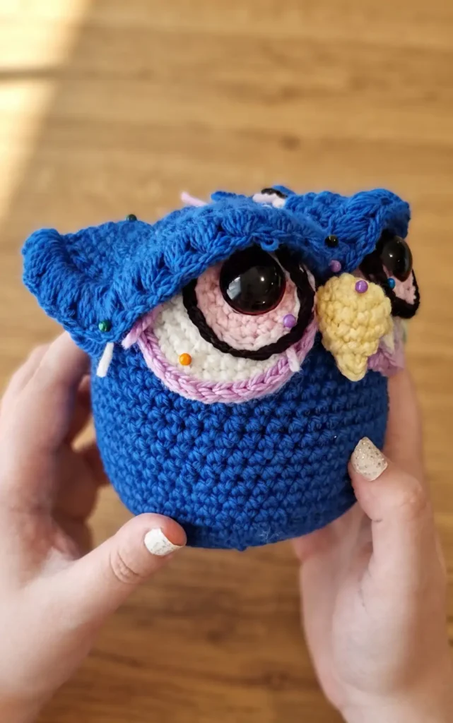 Design & Crochet a grumpy owl