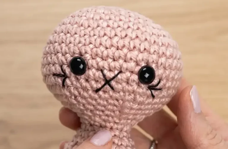 Crochet a Cat Amigurumi with a Free Beginner Pattern