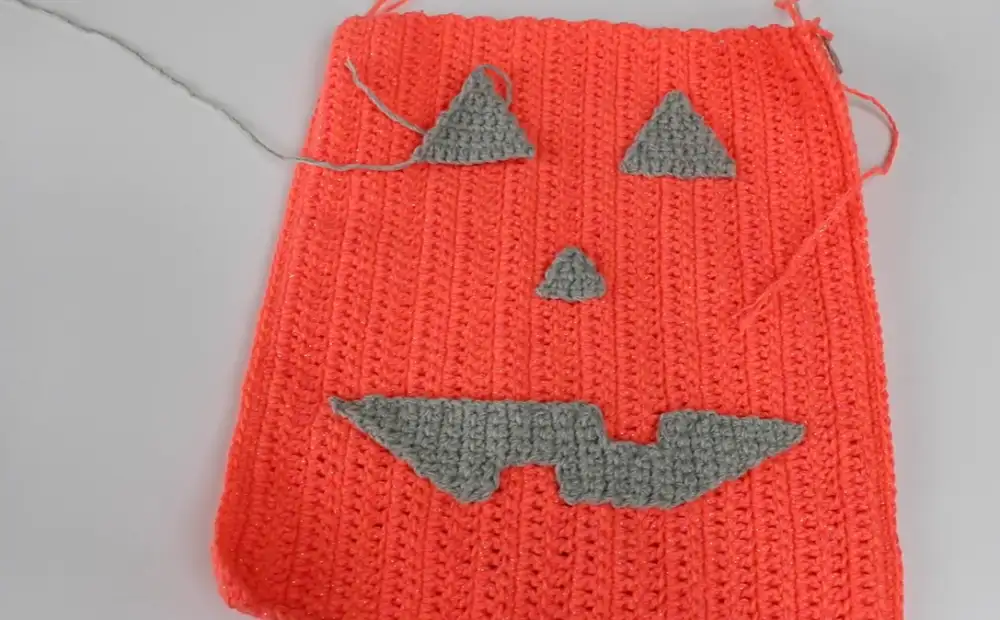 Glow in the Dark Pumpkin Crochet Bag Tutorial